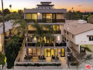 5923 Laurel Canyon Boulevard, Valley Village, CA 91607