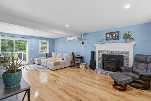 19 Claire Avenue, Derry, NH 03038