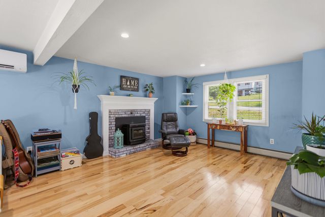 19 Claire Avenue, Derry, NH 03038