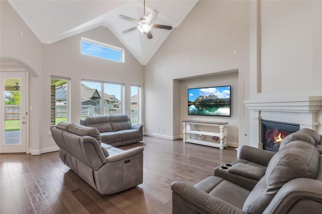 16619 Wolf Pass Drive, Cypress, TX 77433