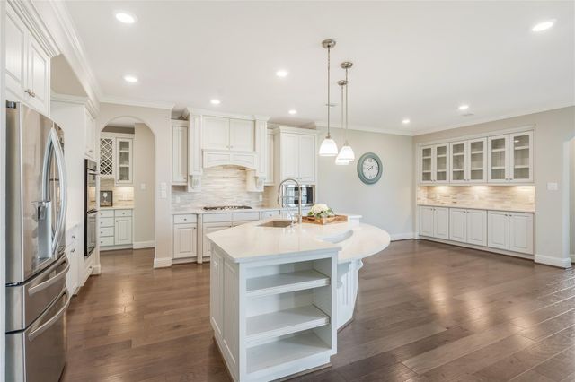 16619 Wolf Pass Drive, Cypress, TX 77433