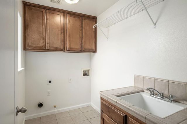 147 Everglade Avenue, Clovis, CA 93619