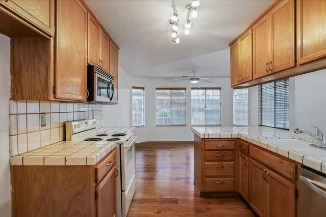 1455 Busca Drive, Tracy, CA 95376