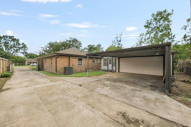 2409 Estate Drive, Deer Park, TX 77536