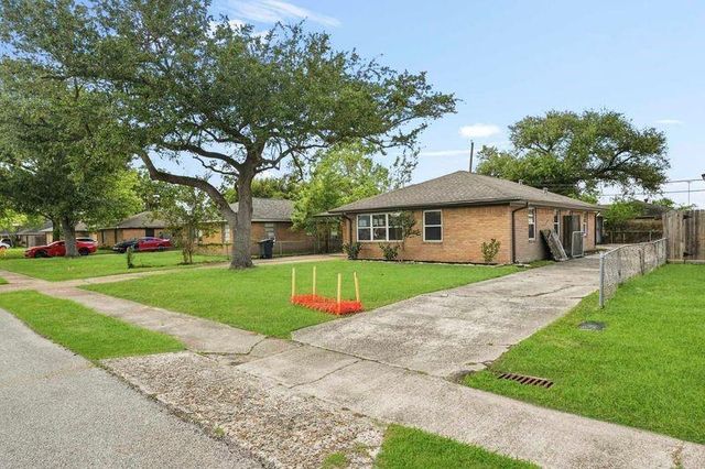 2409 Estate Drive, Deer Park, TX 77536