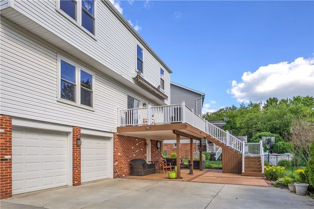 420 Lexington Drive, Hempfield Twp, PA 15601
