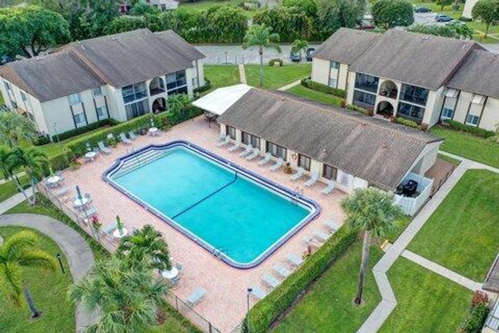 5795 La Pinata Boulevard C-2, Greenacres, FL 33463