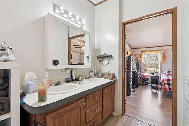 21700 Martin Road, Harrah, OK 73045