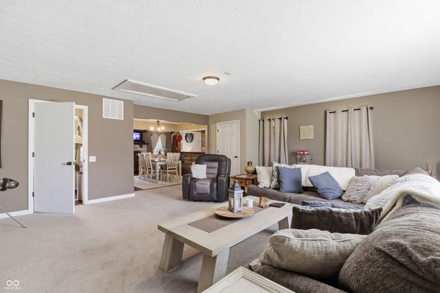 6880 W 100 N, Greenfield, IN 46140