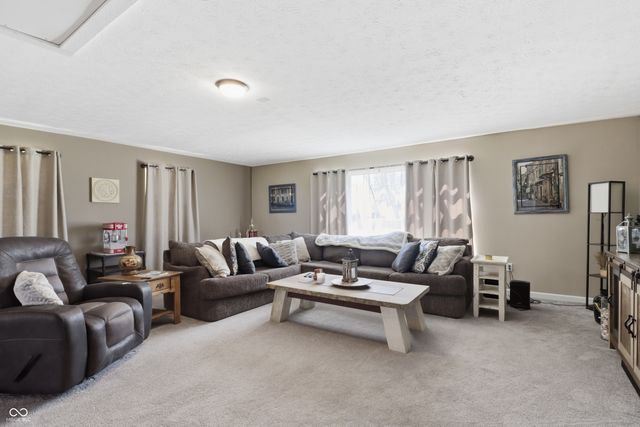 6880 W 100 N, Greenfield, IN 46140