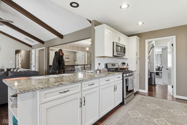 6880 W 100 N, Greenfield, IN 46140