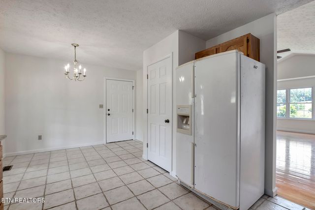 3401 Waller Ferry Rd, Lenoir City, TN 37771