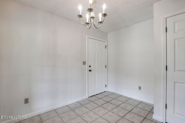 3401 Waller Ferry Rd, Lenoir City, TN 37771