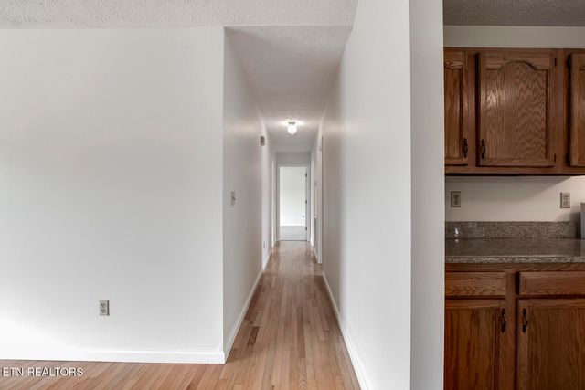 3401 Waller Ferry Rd, Lenoir City, TN 37771