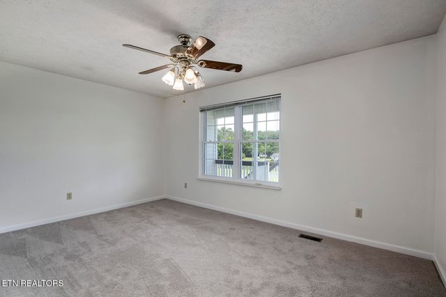 3401 Waller Ferry Rd, Lenoir City, TN 37771