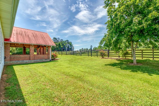 3401 Waller Ferry Rd, Lenoir City, TN 37771