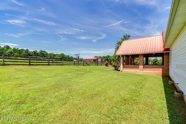 3401 Waller Ferry Rd, Lenoir City, TN 37771