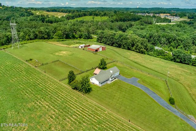 3401 Waller Ferry Rd, Lenoir City, TN 37771