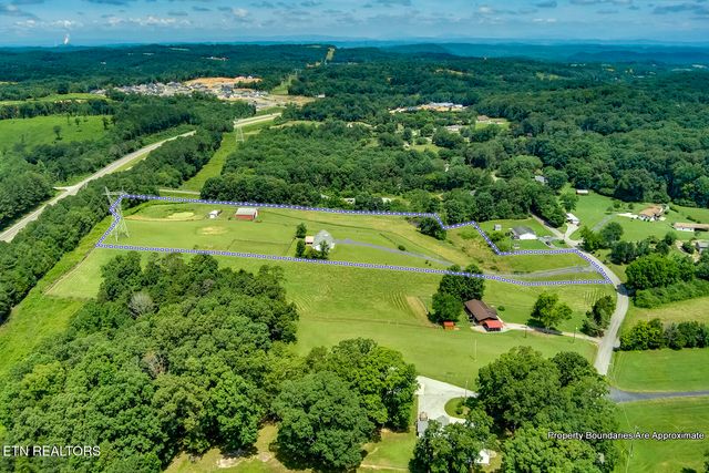 3401 Waller Ferry Rd, Lenoir City, TN 37771