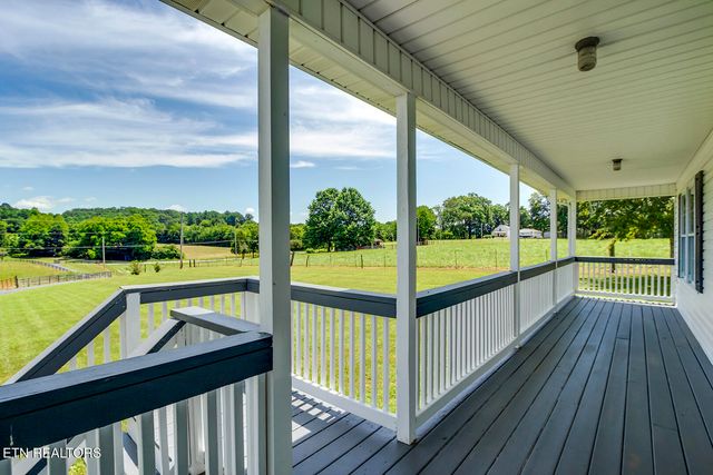 3401 Waller Ferry Rd, Lenoir City, TN 37771