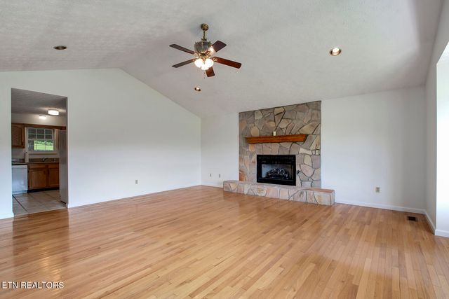 3401 Waller Ferry Rd, Lenoir City, TN 37771