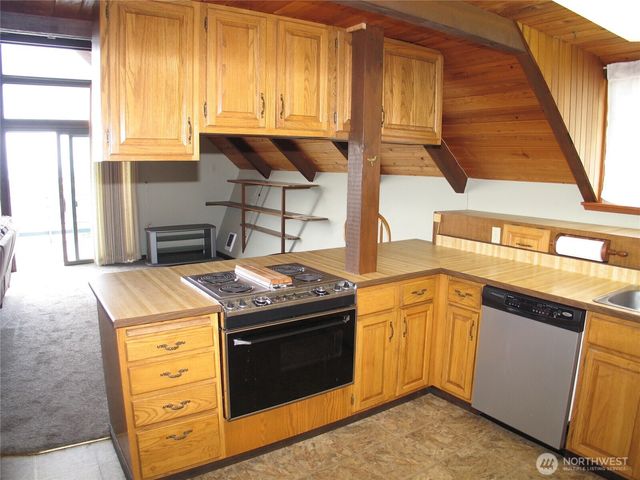 33610 J Place, Ocean Park, WA 98640