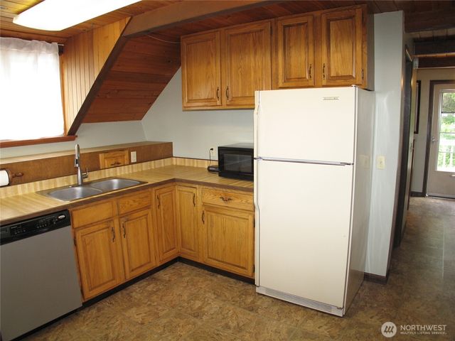 33610 J Place, Ocean Park, WA 98640