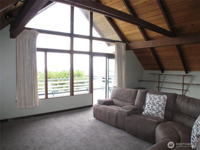 33610 J Place, Ocean Park, WA 98640