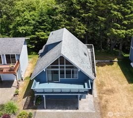 33610 J Place, Ocean Park, WA 98640
