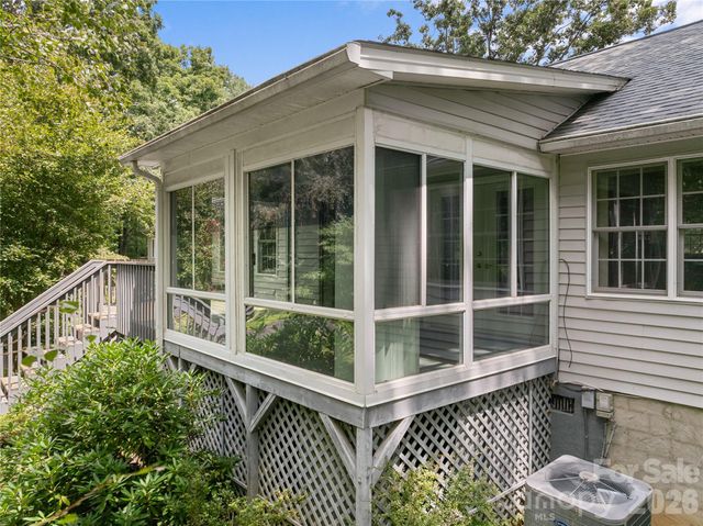 8 Keasler Road, Asheville, NC 28805