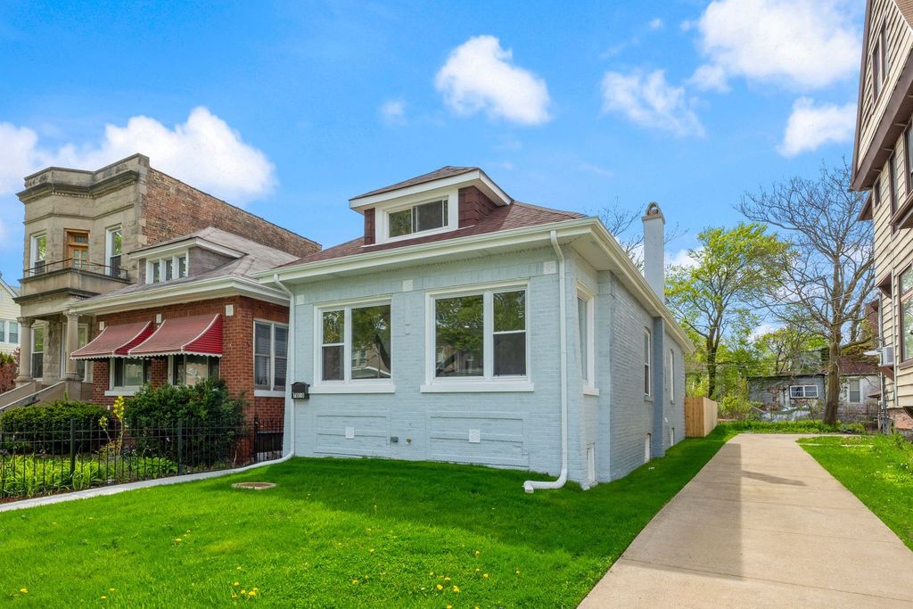 7010 S Prairie Avenue, Chicago, IL 60637