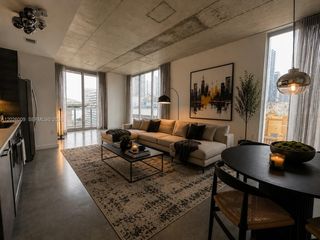 151 SE 1st St 1501, Miami, FL 33131