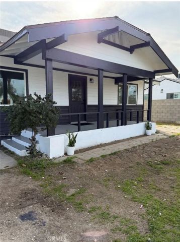 215 8th, Bakersfield, CA 93304