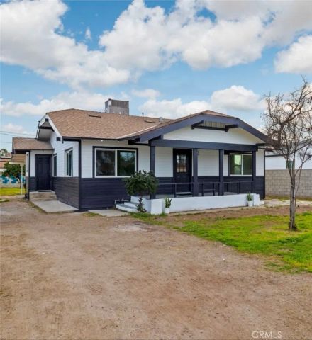 215 8th, Bakersfield, CA 93304