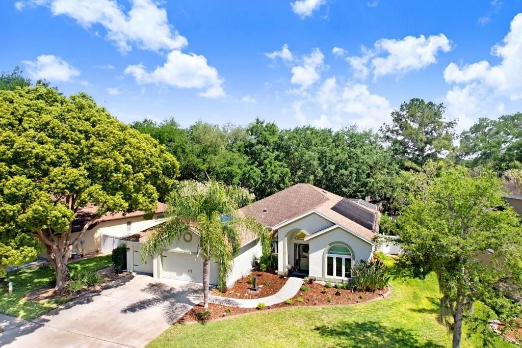 Image 3 of property listing at 3026 PARTRIDGE POINT TRAIL, Valrico, FL 33594