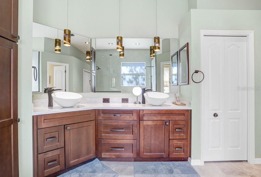 Image 45 of property listing at 3026 PARTRIDGE POINT TRAIL, Valrico, FL 33594