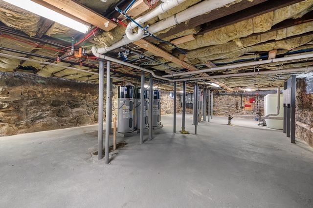 81-83 Kenoza Ave, Haverhill, MA 01830