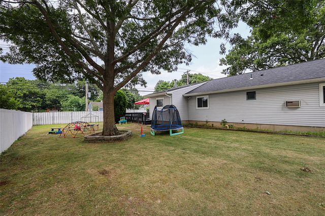 4 Naples Avenue, Central Islip, NY 11722