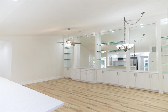 1202 Silverleaf Oak Court, Palm Beach Gardens, FL 33410