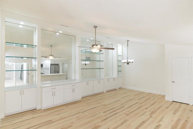1202 Silverleaf Oak Court, Palm Beach Gardens, FL 33410