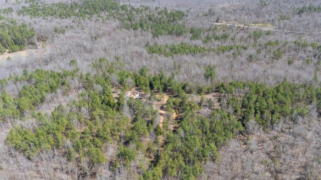 1670 ROSE CREEK RD, Selmer, TN 38375