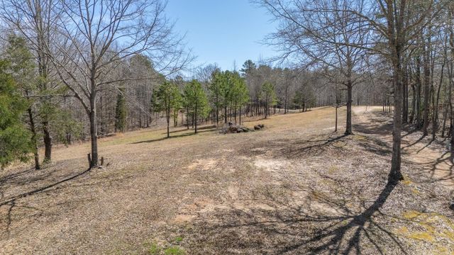 1670 ROSE CREEK RD, Selmer, TN 38375