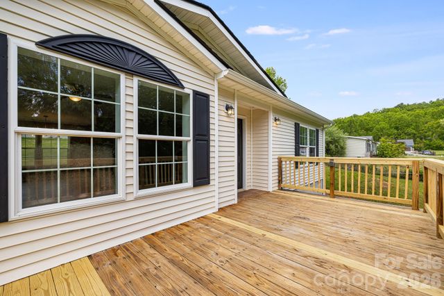 44 morning Lane, Hendersonville, NC 28792