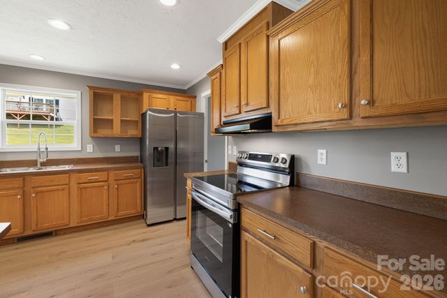 44 morning Lane, Hendersonville, NC 28792