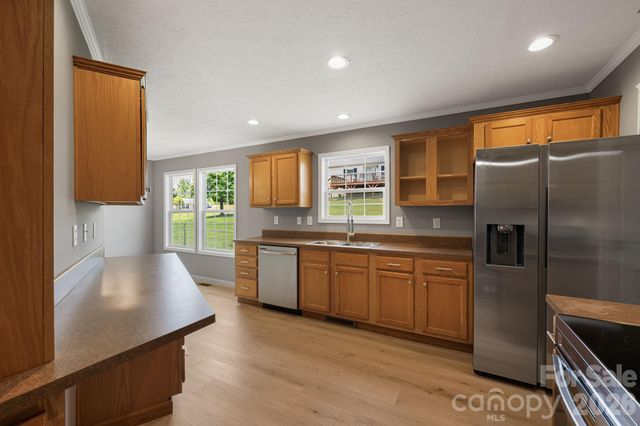 44 morning Lane, Hendersonville, NC 28792
