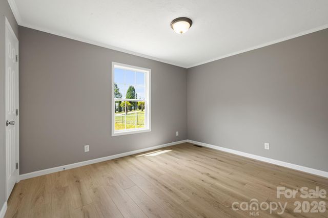 44 morning Lane, Hendersonville, NC 28792