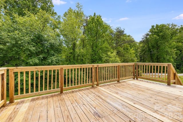 44 morning Lane, Hendersonville, NC 28792