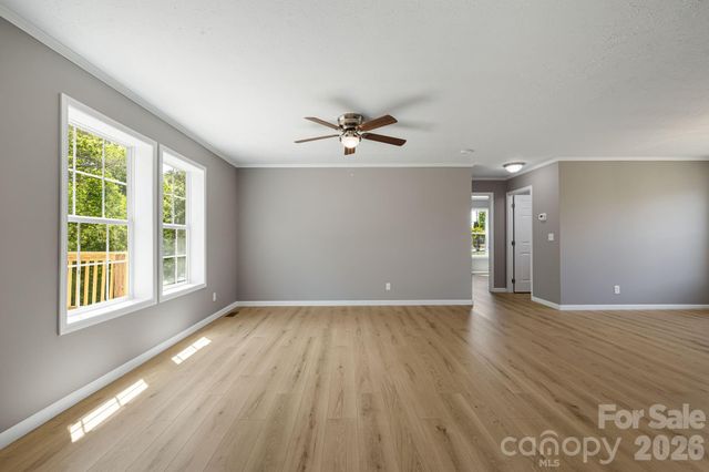 44 morning Lane, Hendersonville, NC 28792
