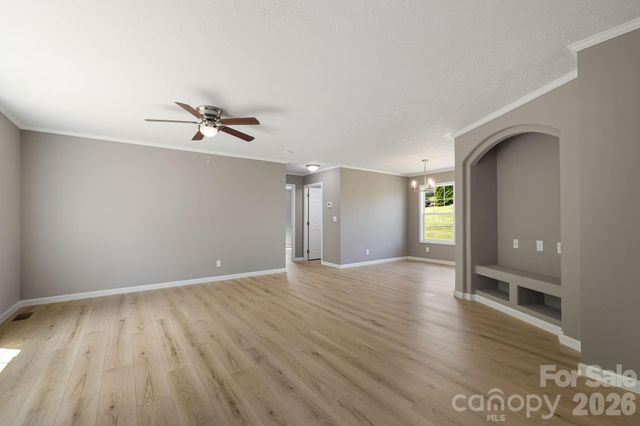 44 morning Lane, Hendersonville, NC 28792