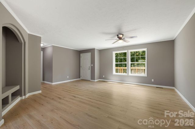 44 morning Lane, Hendersonville, NC 28792